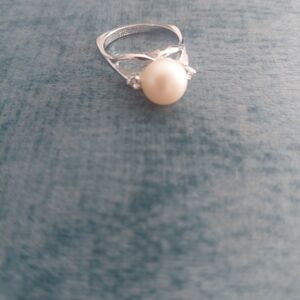 Elegant Silver Pearl-like Ring - White Pearl Accent